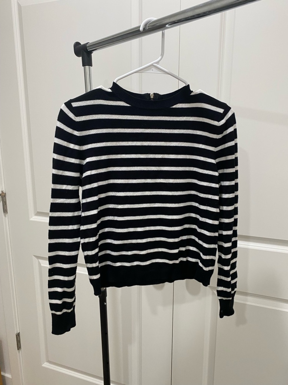Forever 21 Black & White Striped Scoopneck Sweater